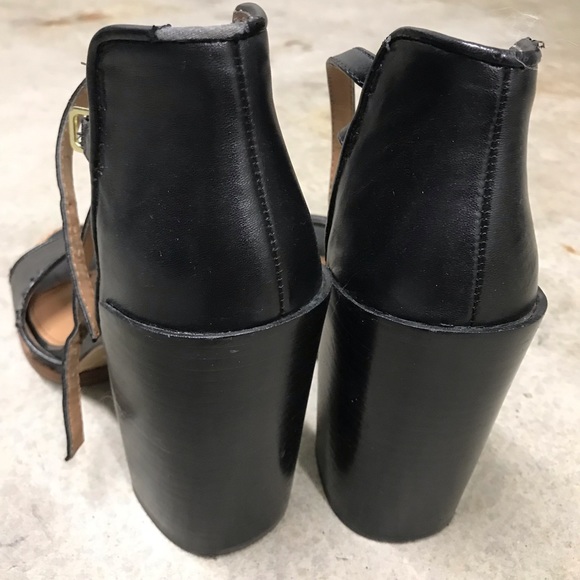 Dolce Vita Black/Gold Heels - Picture 4 of 6